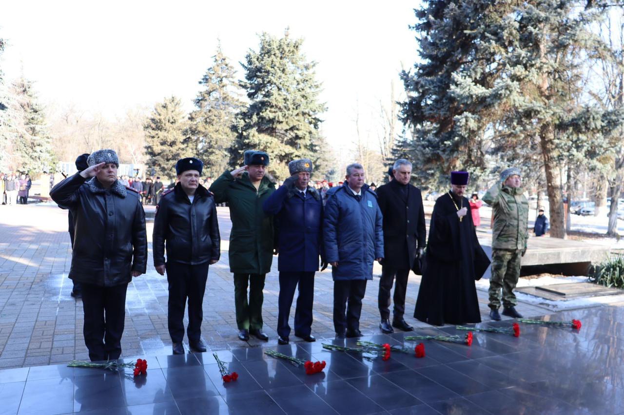 В Батайске почтили память защитников Отечества | 23.02.2023 | Батайск -  БезФормата